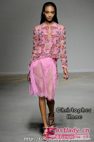 2011春夏蕾絲裙新品發(fā)布 打造優(yōu)雅女人味