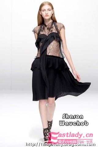 2011春夏蕾絲裙新品發(fā)布 打造優(yōu)雅女人味