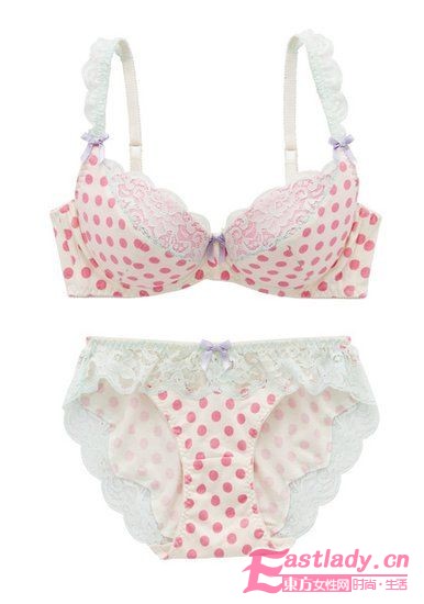 蜜桃派內衣凸顯女孩們的甜美性感