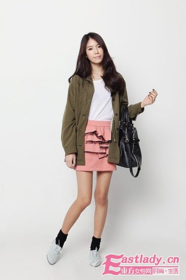 高調(diào)軍 綠 風(fēng)盛行 最佳搭配單品不過(guò)時(shí)