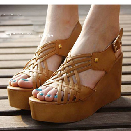 2011夏全牛皮磨砂款拖鞋 舒適又潮流