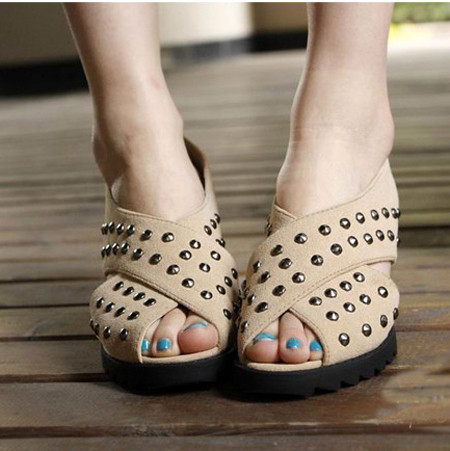 2011夏全牛皮磨砂款拖鞋 舒適又潮流