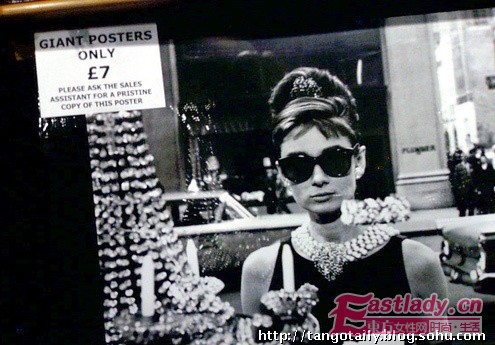 雷朋太陽鏡 擋不住的時(shí)尚