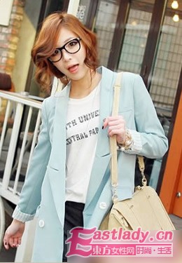 亮色系小西裝搭配方案 搭配出兼具時(shí)尚和氣質(zhì)的春裝造型