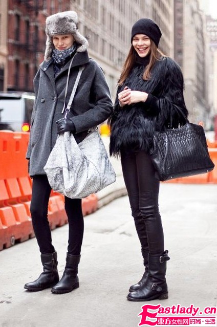 氣質搭扣平底靴 變身帥氣的中性范