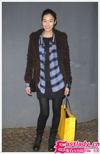 明星大愛格紋裝 俏麗時尚告別冬季暗沉