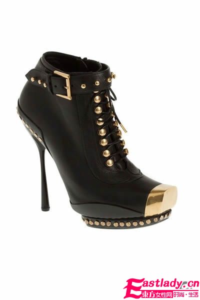 索菲婭首席設(shè)計(jì)師盤點(diǎn)2010年奢侈女鞋紅榜