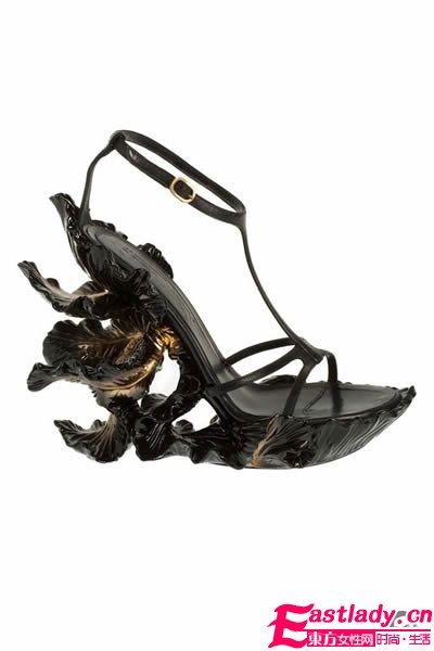 索菲婭首席設(shè)計(jì)師盤點(diǎn)2010年奢侈女鞋紅榜