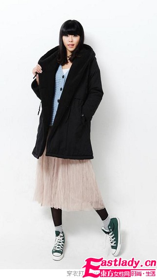 反季節(jié)穿搭 夏裙冬穿很時髦