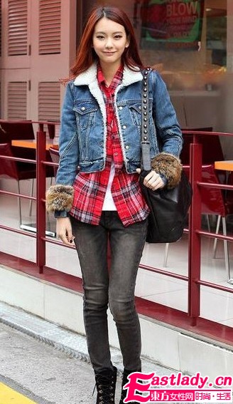 格紋內(nèi)搭時尚升級 精彩上身效果