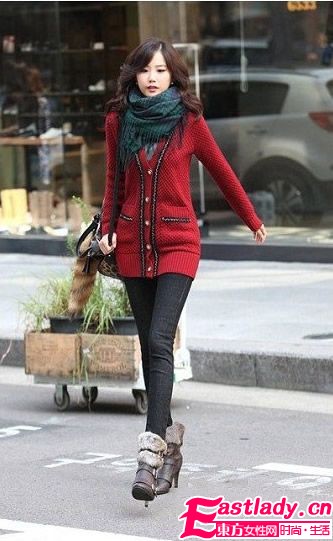 巧搭褲子和靴子 纖細美腿show出來