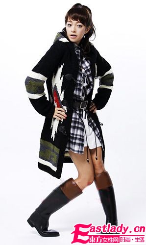 玩轉(zhuǎn)毛衣搭配法 秋冬保暖有風(fēng)度