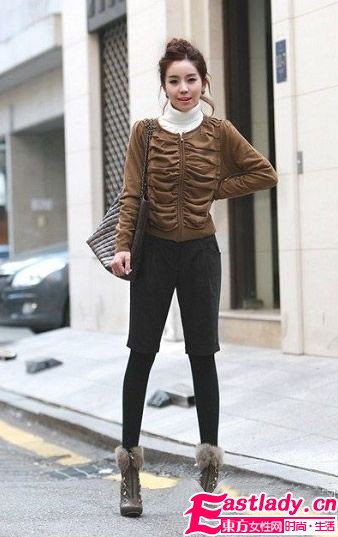 巧搭褲子和靴子 纖細(xì)美腿show出來