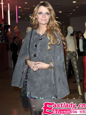 冬季各色斗篷外套 明星搶鏡都愛它