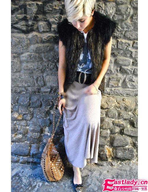 超長裙優(yōu)雅LOOK 巧遮贅肉顯腿型