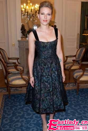 時(shí)尚輪回50年代 明星復(fù)古長(zhǎng)裙扮性感