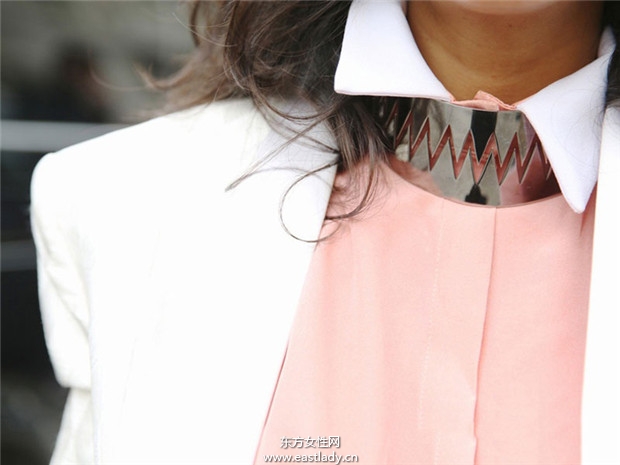 時(shí)裝周時(shí)尚達(dá)人珠寶首飾成點(diǎn)睛之物