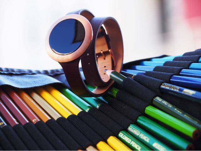 時裝周最in時尚元素 衣服不夠配飾來湊