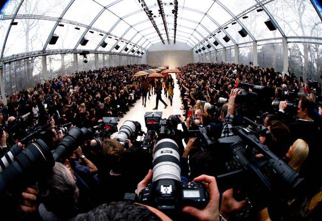 時裝周最in時尚元素 衣服不夠配飾來湊