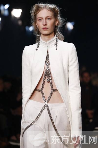 2016春夏流行首飾推薦 超個(gè)性的首飾哪個(gè)女生不愛(ài)