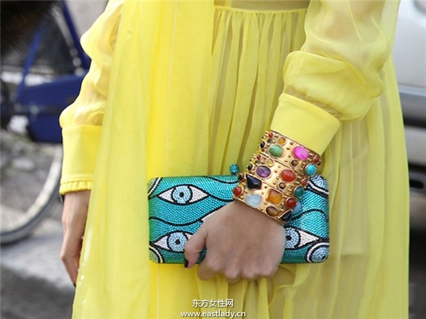 時裝周時尚達(dá)人珠寶首飾成點(diǎn)睛之物