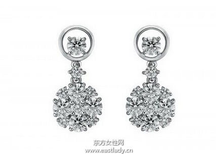 Lazare Diamonds垂吊盛放花芯18K白金耳環(huán)