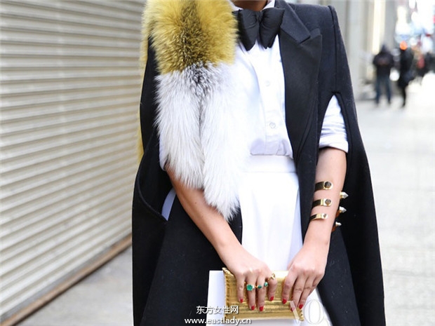 時(shí)裝周時(shí)尚達(dá)人珠寶首飾成點(diǎn)睛之物