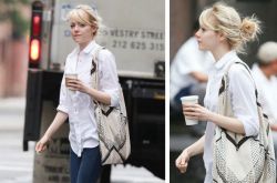 環(huán)保袋也能成時(shí)尚 這樣搭居然一點(diǎn)都不違和