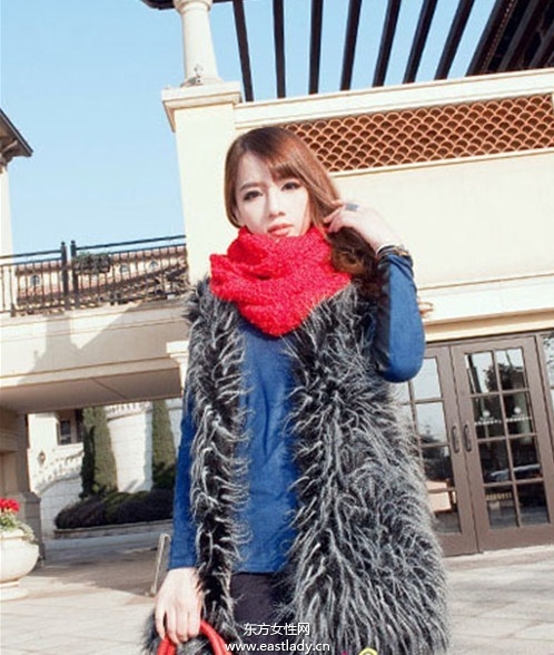 歐美街頭圍巾混搭穿出江南風(fēng)情