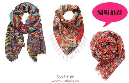 春日的絲巾裝點出時尚的元素和春天的氣息