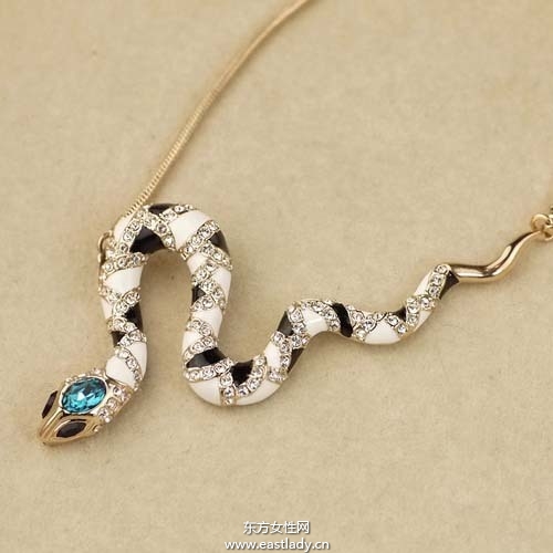 蛇年必備轉(zhuǎn)運(yùn)飾品很潮又實(shí)用