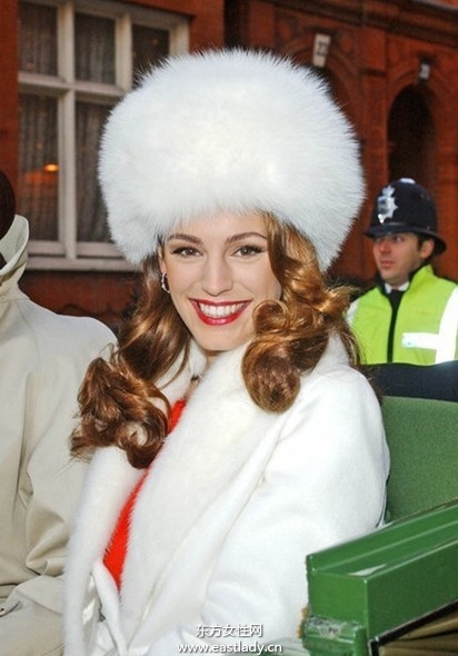 時(shí)尚皮草帽給冬日帶來一絲暖意