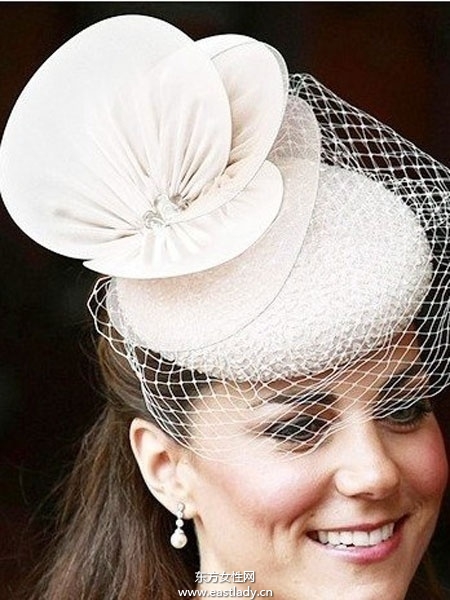 帽子怎么戴才高貴 讓我們向凱特王妃學(xué)習(xí)