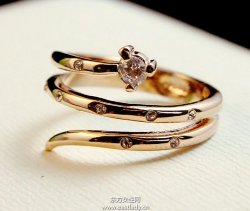 蛇年必備轉(zhuǎn)運(yùn)飾品很潮又實(shí)用