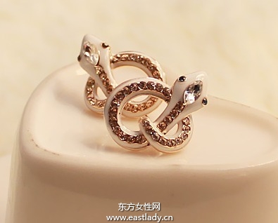 蛇年必備轉(zhuǎn)運飾品很潮又實用