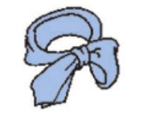 絲巾左右不對(duì)稱(chēng)式系法 帶來(lái)幾分活力