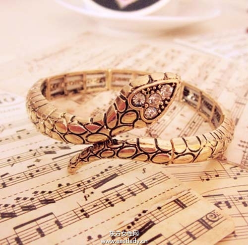 蛇年必備轉(zhuǎn)運(yùn)飾品很潮又實(shí)用