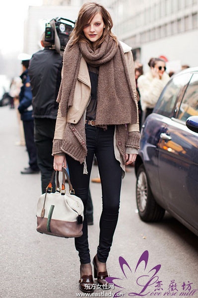 歐美街頭圍巾混搭穿出江南風(fēng)情