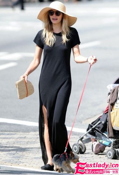 草編包時(shí)尚款給你清涼一夏