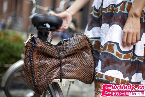 草編包時(shí)尚款給你清涼一夏