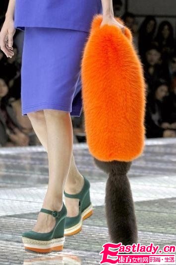 2011春夏女裝點(diǎn)睛主打配飾搶先看