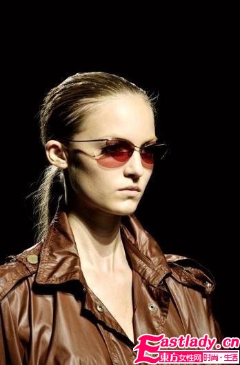 2011春夏女裝點(diǎn)睛主打配飾搶先看