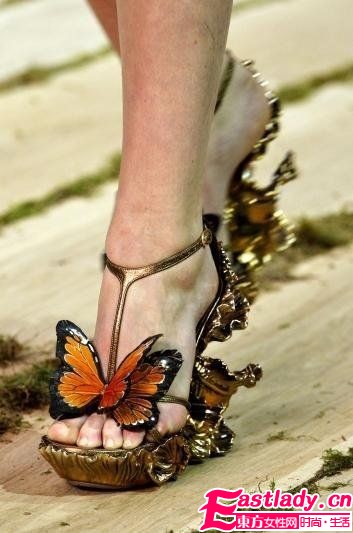 2011春夏女裝點(diǎn)睛主打配飾搶先看