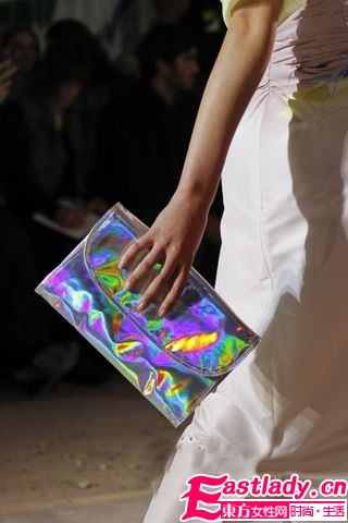 奢華手袋實(shí)用指南 不同場合不同搭配