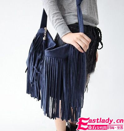 魅力無法擋 流蘇包包搖曳職場俏媚裝