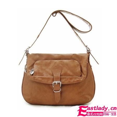 舊時(shí)代手袋優(yōu)雅回歸 深秋盛吹復(fù)古風(fēng)