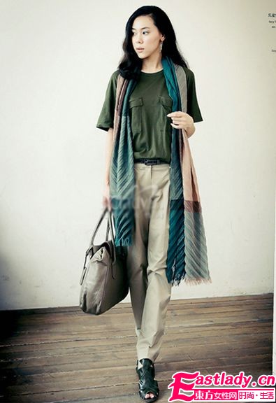初秋輕盈絲巾 華麗美搭