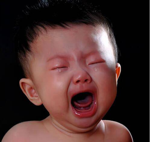 寶寶胯下長(zhǎng)大包 小心是疝氣惹的禍