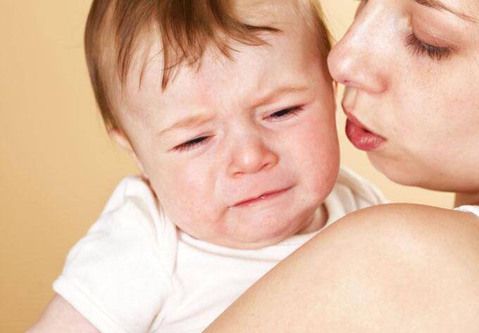 寶寶胯下長(zhǎng)大包 小心是疝氣惹的禍