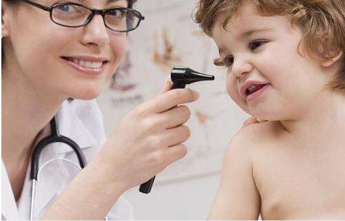 媽媽要注意 這些表現(xiàn)說明寶寶聽力異常